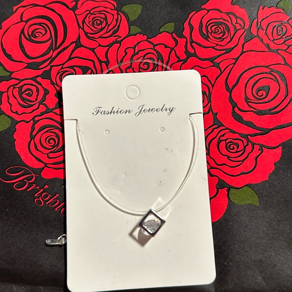 Cute invisible string cube Diamond Necklaces